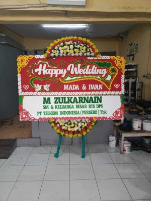 Papan Bunga di Pakis Aji